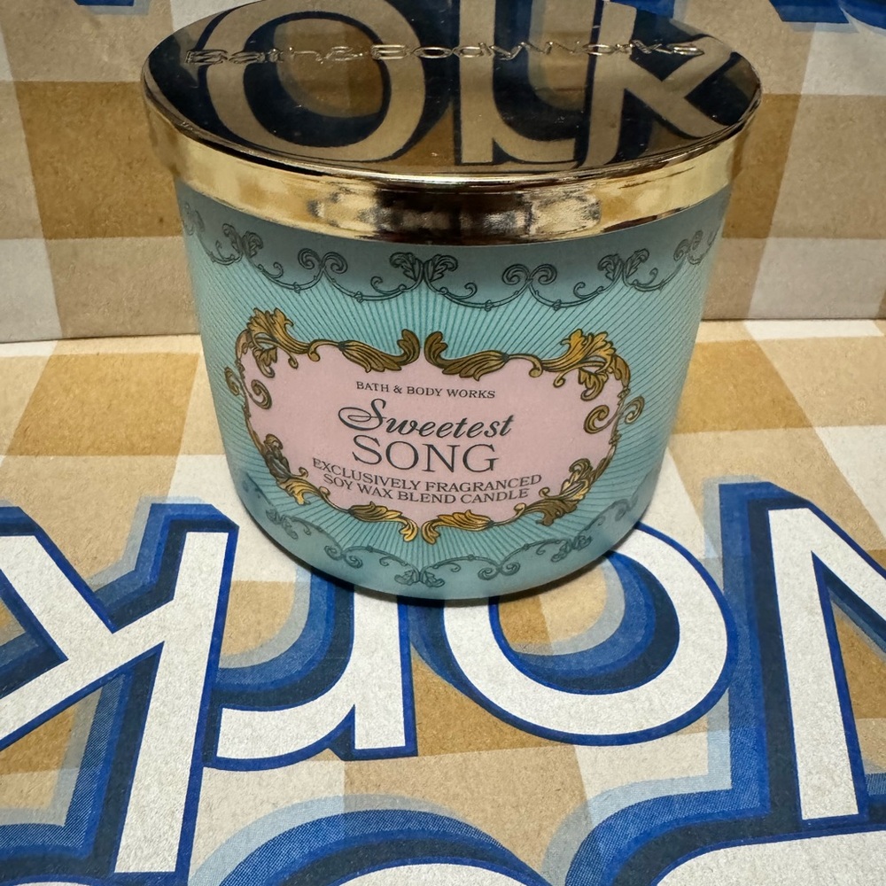 Bath & Body Works Sweetest Song 3-wick Candle